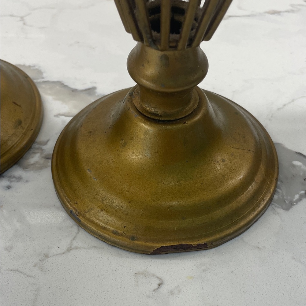 Elegant Gold Candle Holder Set - Picture 5 of 6